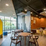 Homey Hideout At Neu Suites